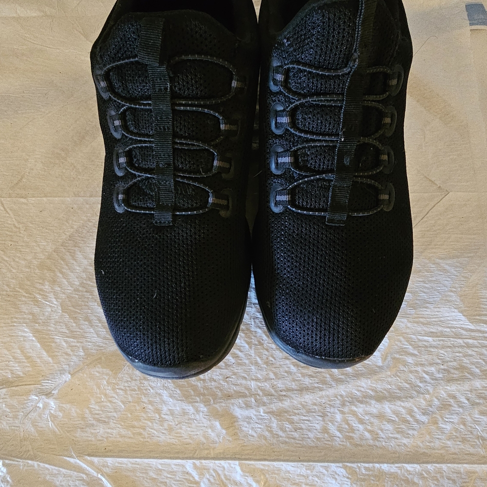 Avia Women's Black Mesh Sneakers